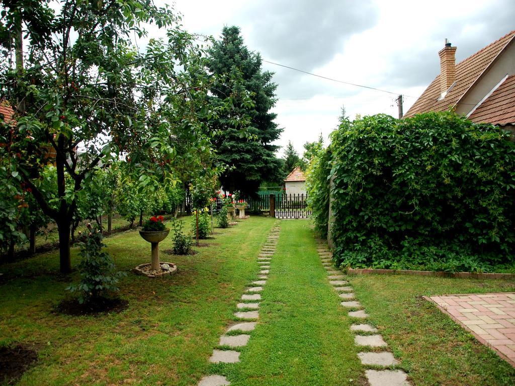 Natura Vendeghaz Pazmand Exterior foto
