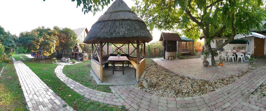 Natura Vendeghaz Pazmand Exterior foto