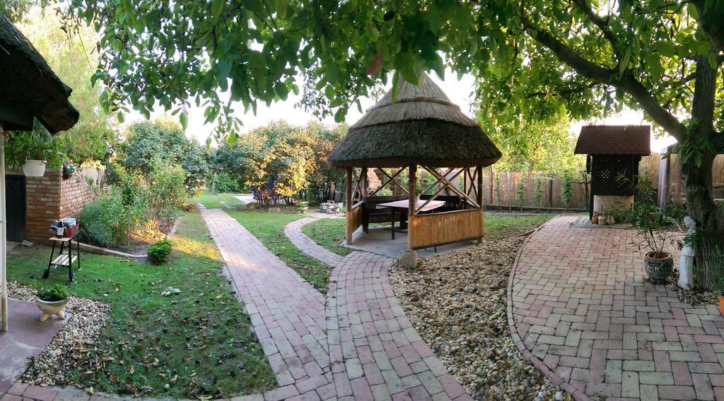 Natura Vendeghaz Pazmand Exterior foto