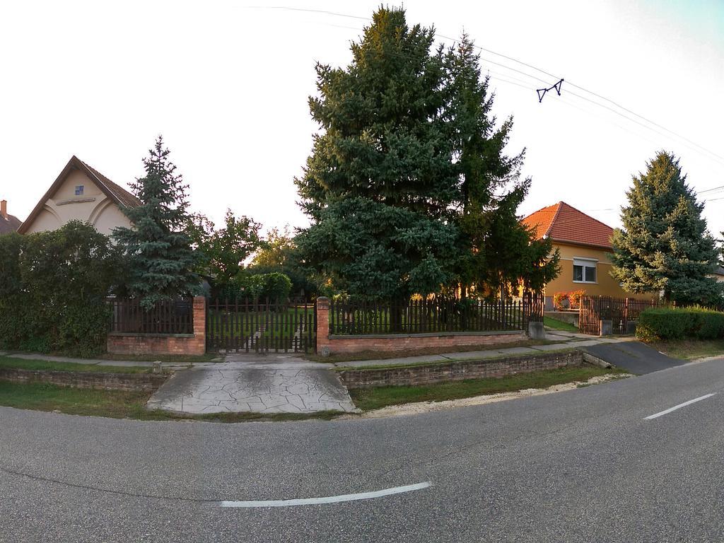 Natura Vendeghaz Pazmand Exterior foto