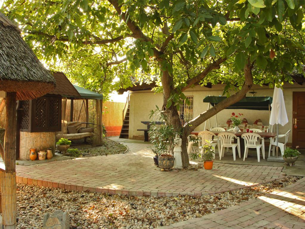 Natura Vendeghaz Pazmand Exterior foto